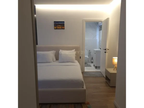 Tirane, shitet apartament 2+1 Kati 2, 80 m² 240.000 € (medreseja)