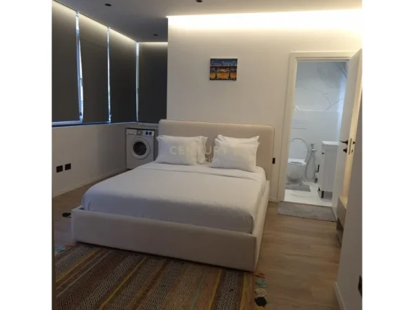 Tirane, shitet apartament 2+1 Kati 2, 80 m² 240.000 € (medreseja)