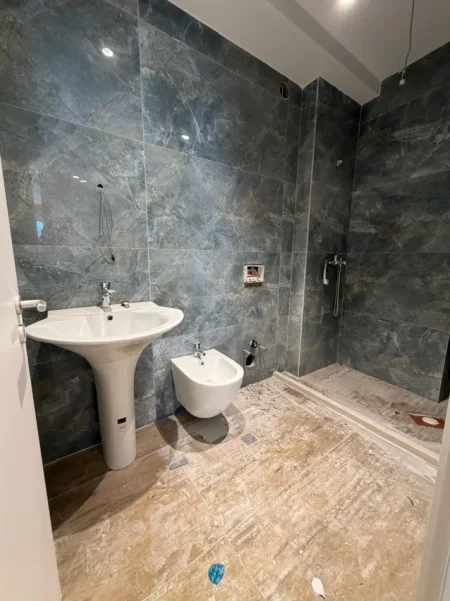 Tirane, shitet apartament 3+1+Ballkon Kati 8, 125 m² 319.260 € (Zogu i Zi)