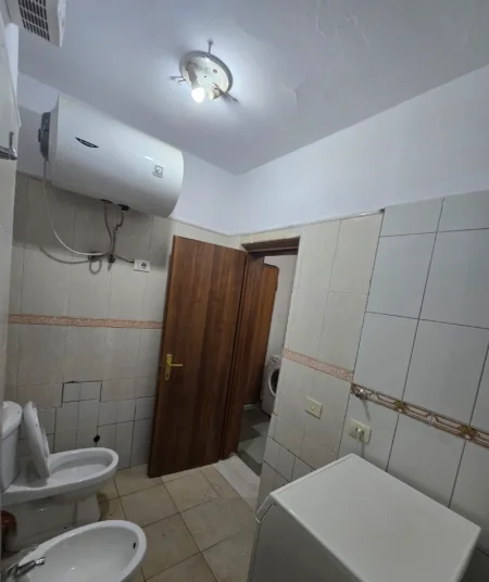 Tirane, jepet me qera apartament 1+1 Kati 2, 66 m² 469 € (prane shkolles Asim Vokshi)