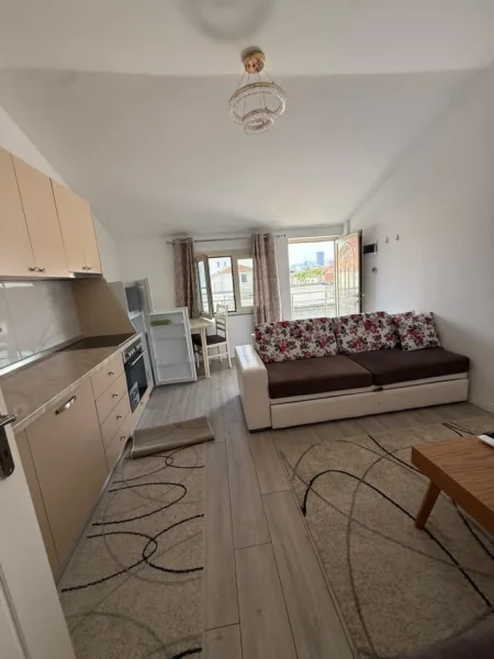 Tirane, jepet me qera apartament 1+1 Kati 3, 60 m² 350 € (Rruga 5 Maji)