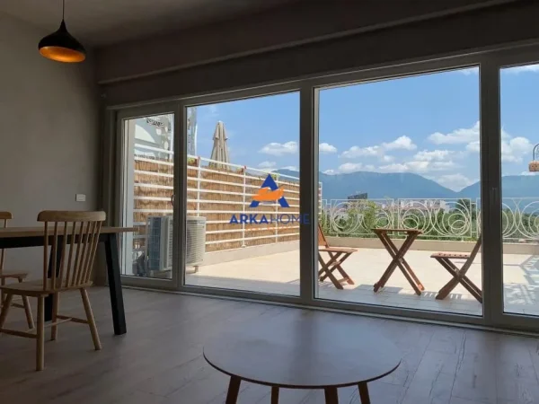 Tirane, jepet me qera apartament 2+1+Ballkon Kati 1, 180 m² 1.200 € 