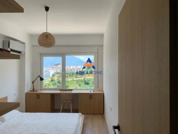 Tirane, jepet me qera apartament 2+1+Ballkon Kati 1, 180 m² 1.200 € 