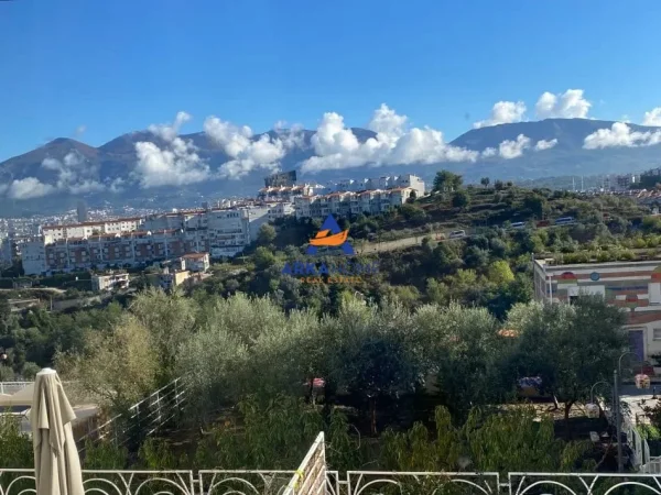 Tirane, jepet me qera apartament 2+1+Ballkon Kati 1, 180 m² 1.200 € 