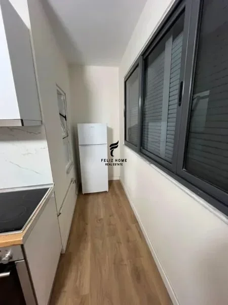 Tirane, jepet me qera apartament 1+1 Kati 5, 72 m² 450 € (LAPRAKE)