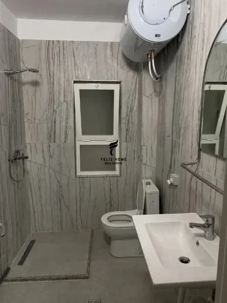 Tirane, jepet me qera apartament 1+1 Kati 5, 72 m² 450 € (LAPRAKE)