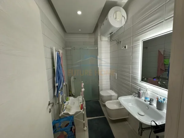 Tirane, shitet apartament 2+1 Kati 6, 117 m² 250.000 € (prane ish parkut)