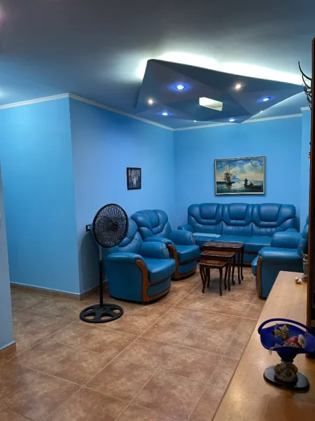 Tirane, shes 3+1+Aneks+Ballkon Kati 2, 96 m² 365.000 € (njesia Nr: 5, Pas Kinema Agimit, te Pallatet Agimi te Blloku)