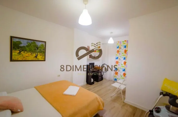 Apartament,kati 5 (2+1+2+2) Kryqezimi Brrylit D8242A-176