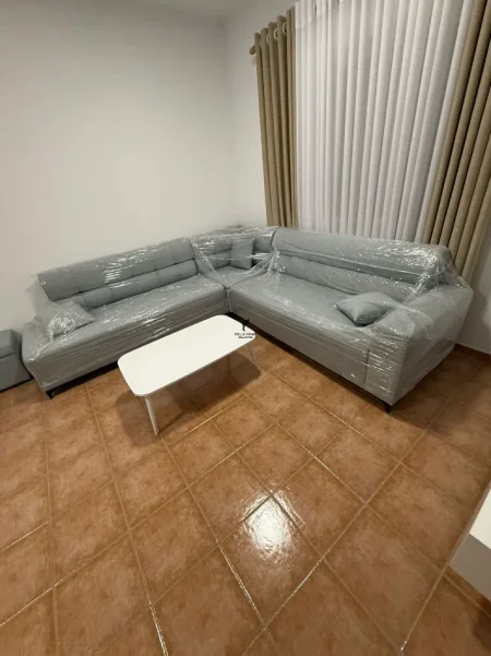 Tirane, jepet me qera apartament 1+1 Kati 1, 70 m² 500 € (5 MAJI)