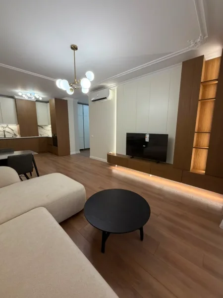 Tirane, jepet me qera apartament 2+1 Kati 5, 122 m² 1.400 € (Delijorgji)