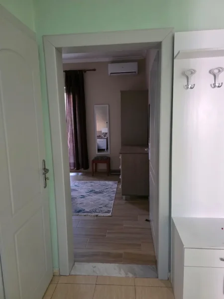 Tirane, jepet me qera apartament 2+1+Aneks+Ballkon Kati 2, 100 m² 650 € (P. N. Luarasi)