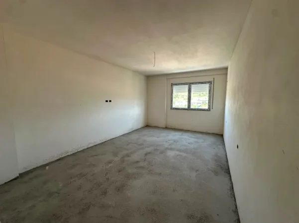 Tirane, shitet apartament 1+1+Ballkon Kati 3, 78 m² 110.000 € (Rruga Azem Galica)
