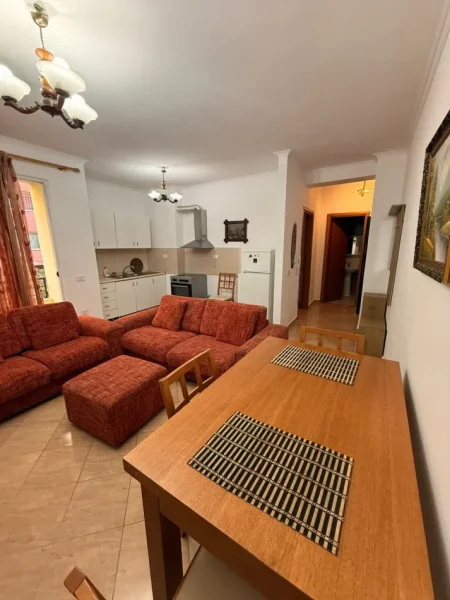 Tirane, jepet me qera apartament 1+1 Kati 2, 60 m² 380 € (Yzberisht)