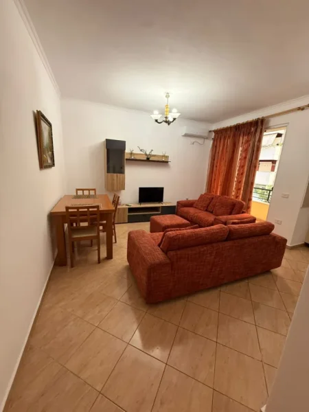Tirane, jepet me qera apartament 1+1 Kati 2, 60 m² 380 € (Yzberisht)