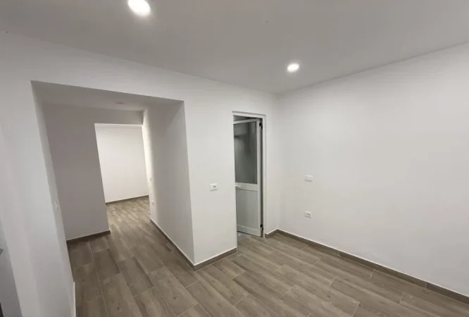 Tirane, jepet me qera garsoniere Kati 1, 30 m² 350 € (Tregu Elektrik)