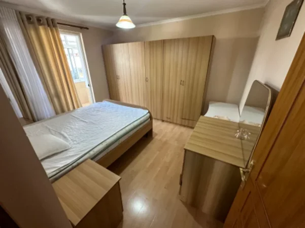 Tirane, jepet me qera apartament Kati 3, 90 m² 400 € (Kinostudio prane Tv Klan)