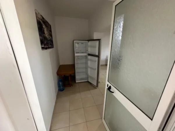 Tirane, jepet me qera apartament Kati 3, 90 m² 400 € (Kinostudio prane Tv Klan)