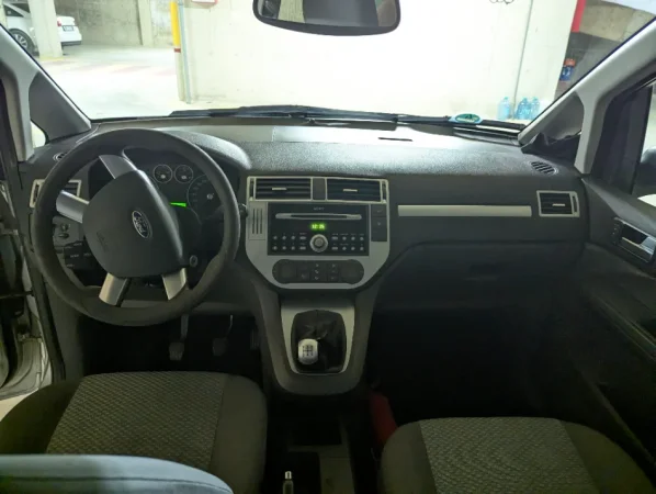 Tirane, shes makine Ford Cmax Nafte, 2.200 €