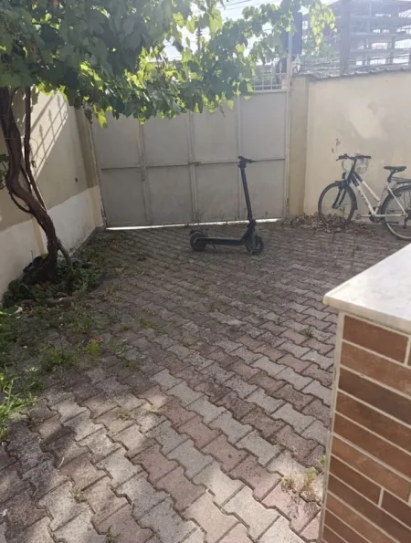 Tirane, shitet apartament 3+1 Kati 1, 105 m² 250.000 € (Spitali Amerikan 2)