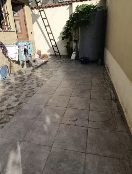 Tirane, shitet apartament 3+1 Kati 1, 105 m² 250.000 € (Spitali Amerikan 2)
