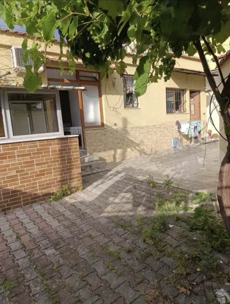 Tirane, shitet apartament 3+1 Kati 1, 105 m² 250.000 € (Spitali Amerikan 2)