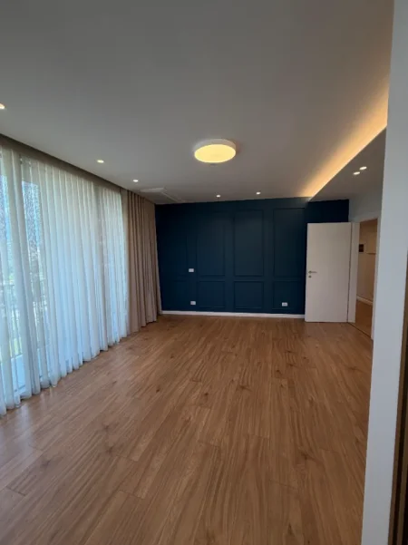 Tirane, jepet me qera zyre Kati 3, 160 m² 1.600 € (Lake View Residence)