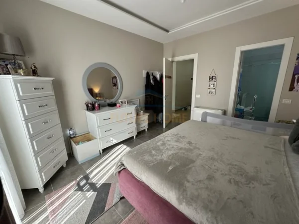 Tirane, shitet apartament 2+1+2+Ballkon Kati 6, 117 m² 250.000 € (Unaza e Re)