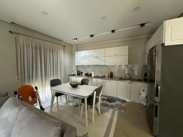 Tirane, shitet apartament 2+1+2+Ballkon Kati 6, 117 m² 250.000 € (Unaza e Re)