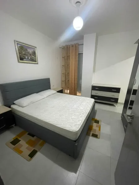 Tirane, jepet me qera apartament 2+1+Ballkon Kati 5, 100 m² 582 € (Sadaudin Bekteshi, fundi i rrugës 5 Maji)