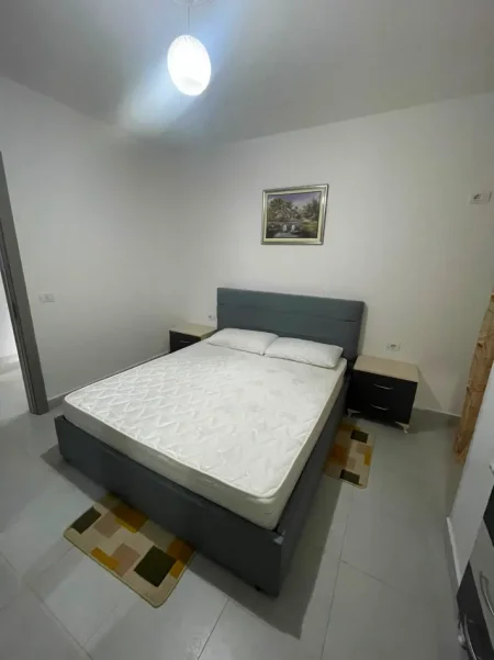 Tirane, jepet me qera apartament 2+1+Ballkon Kati 5, 100 m² 582 € (Sadaudin Bekteshi, fundi i rrugës 5 Maji)