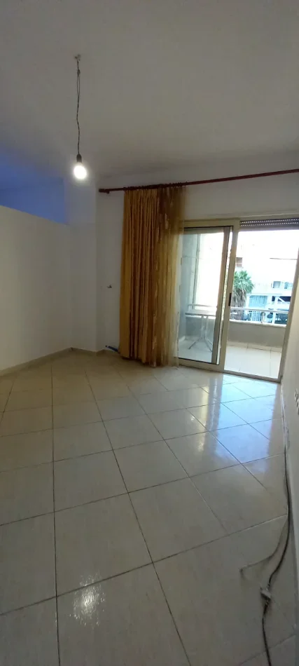 Tirane, shitet apartament 2+1+Ballkon Kati 2, 88 m² 147.000 € (Sotir Caci, pranë Restorant Fresku)
