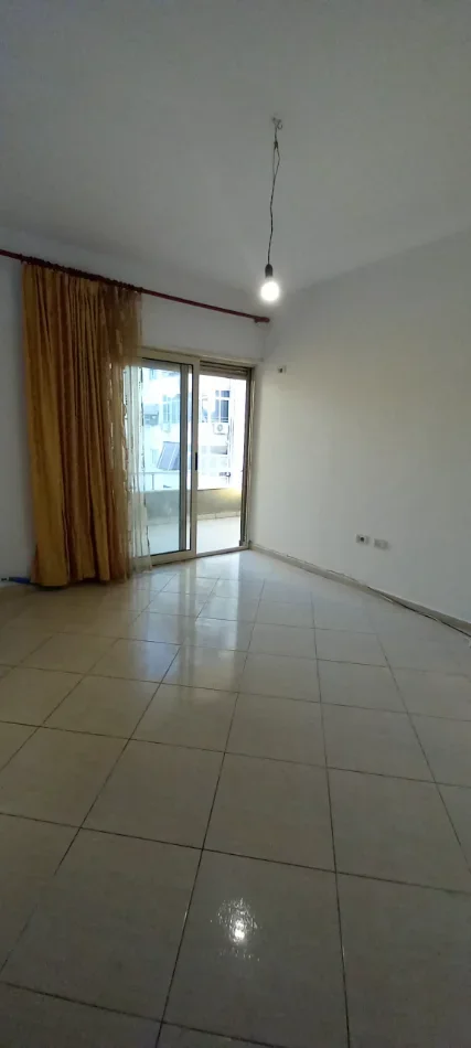 Tirane, shitet apartament 2+1+Ballkon Kati 2, 88 m² 147.000 € (Sotir Caci, pranë Restorant Fresku)