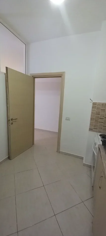 Tirane, shitet apartament 2+1+Ballkon Kati 2, 88 m² 147.000 € (Sotir Caci, pranë Restorant Fresku)