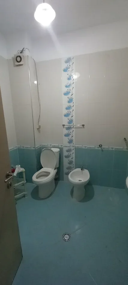 Tirane, shitet apartament 2+1+Ballkon Kati 2, 88 m² 147.000 € (Sotir Caci, pranë Restorant Fresku)