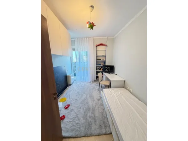 Tirane, jepet me qera apartament 2+1 Kati 4, 114 m² 650 € (21 dhjetori)