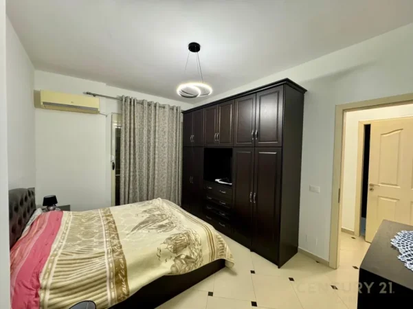 Tirane, jepet me qera apartament 2+1 Kati 5, 118 m² 500 € (yzberisht)