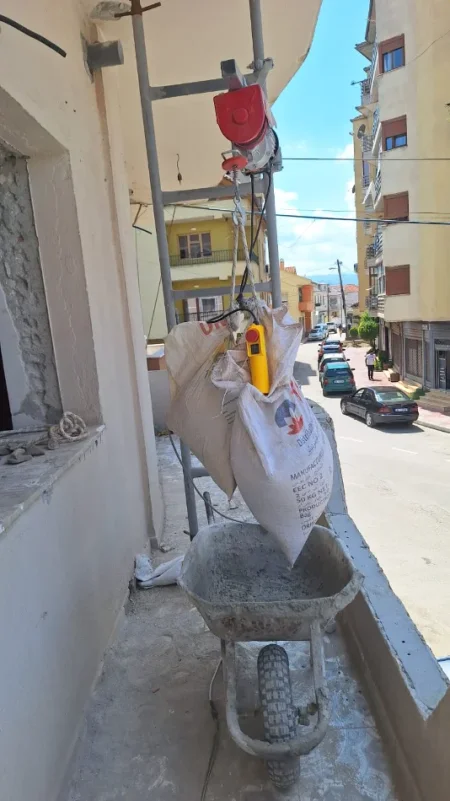 Tirane, shes Shitet vinç elektrik + krah + kolone Nortex NTPA600D/18 – 35 000 lek 350 €