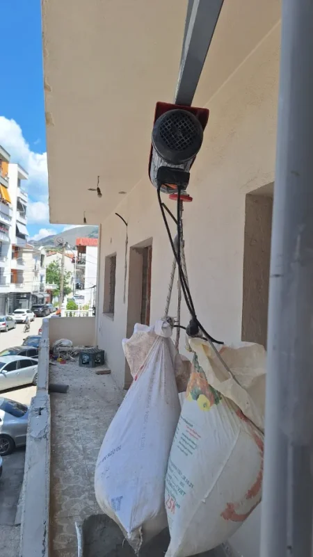 Tirane, shes Shitet vinç elektrik + krah + kolone Nortex NTPA600D/18 – 35 000 lek 350 €