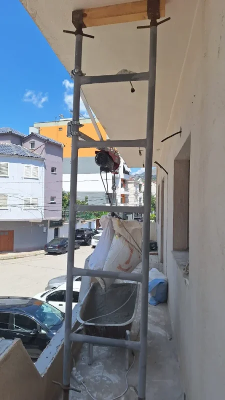 Tirane, shes Shitet vinç elektrik + krah + kolone Nortex NTPA600D/18 – 35 000 lek 350 €