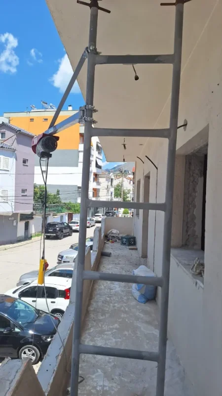 Tirane, shes Shitet vinç elektrik + krah + kolone Nortex NTPA600D/18 – 35 000 lek 350 €