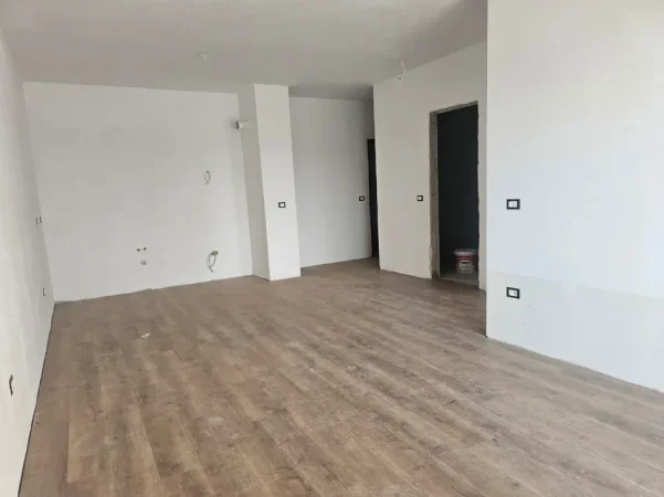 Tirane, shitet apartament 1+1 , 72 m² 93.314 € 
