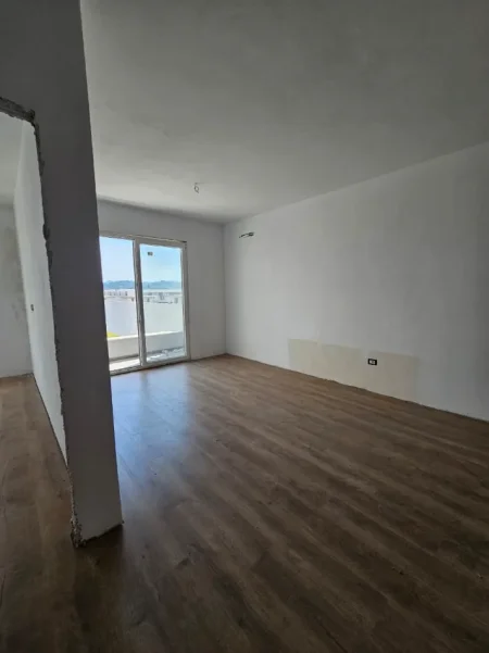 Tirane, shitet apartament 1+1 , 72 m² 93.314 € 
