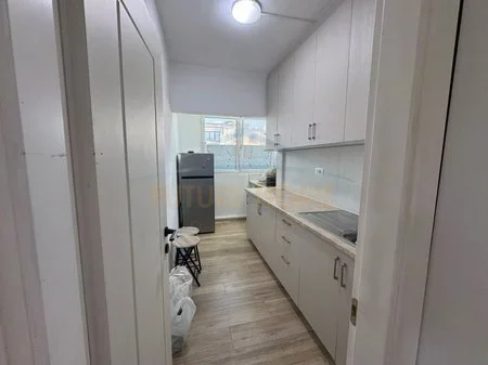 Tirane, shitet apartament 1+1 Kati 4, 59 m² 130.000 € 