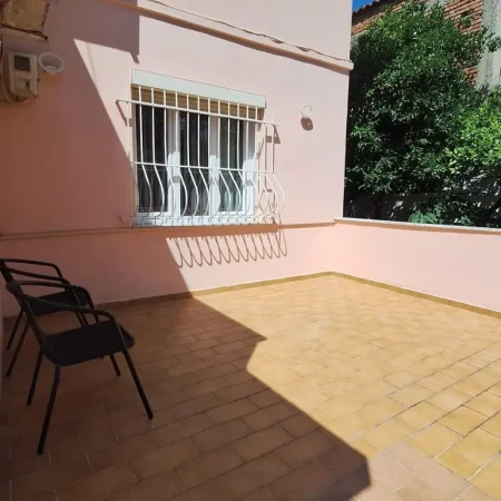 Tirane, shitet apartament 2+1+Aneks+Ballkon Kati 1, 330 m² (21 dhjetori)