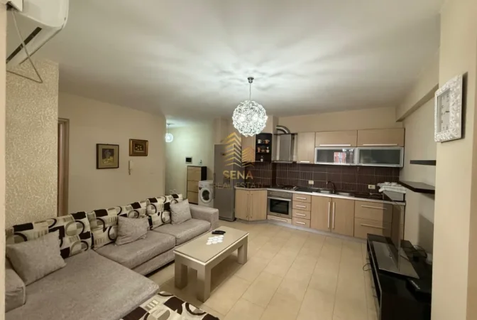 Tirane, jepet me qera apartament 2+1+Ballkon Kati 3, 85 m² 650 € (Jordan Misja)