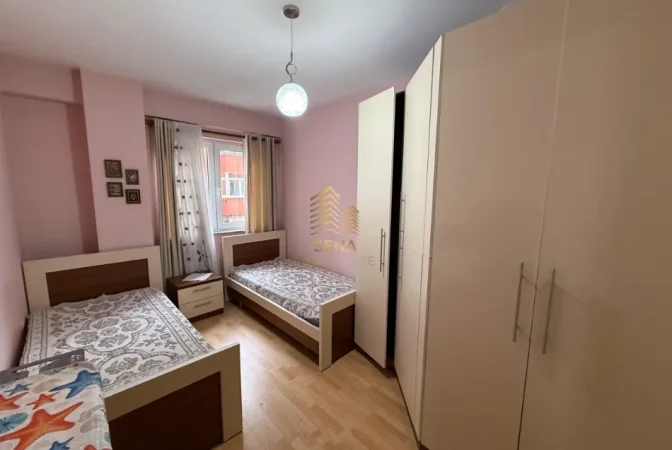 Tirane, jepet me qera apartament 2+1+Ballkon Kati 3, 85 m² 650 € (Jordan Misja)