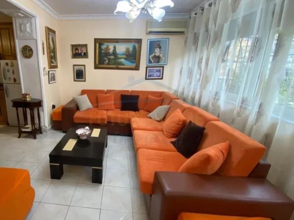 Tirane, jepet me qera apartament 2+1 Kati 1, 85 m² 600 € (Rruga e Elbasanit)