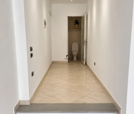 Tirane, jepet me qera dyqan Kati 0, 15 m² 450 € (VASIL SHANTO)