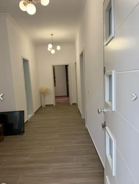 Tirane, jepet me qera apartament 2+1 Kati 3, 110 m² 500 € (Siri Kodra)